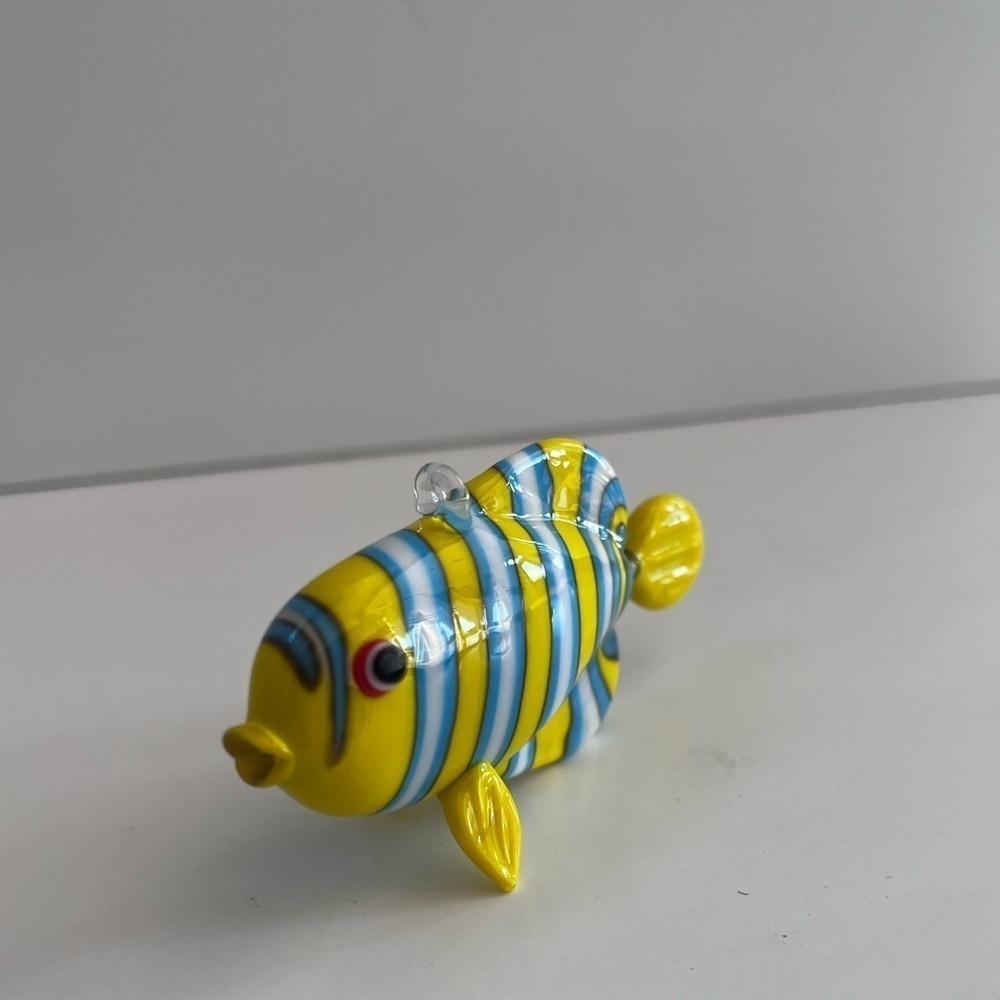 Vintage Yellow/Blue Art Glass hand blown Murano style miniature tropical fish - Picture 6 of 6